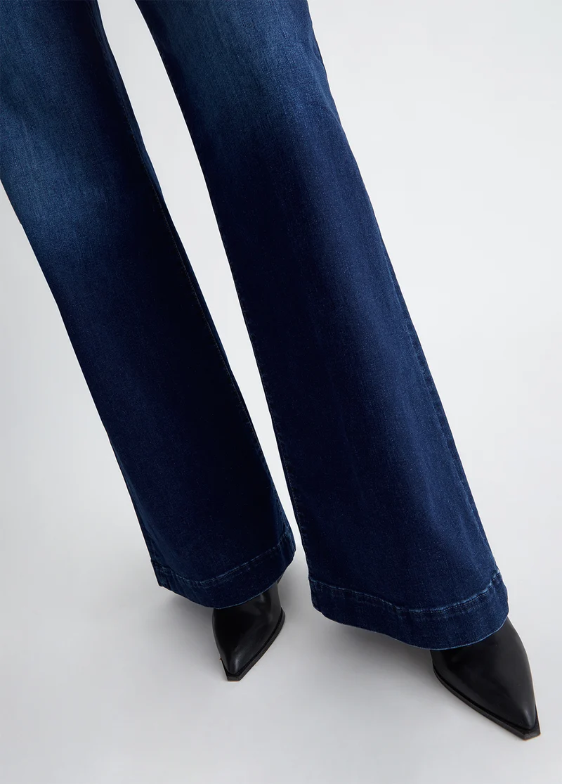 Stretch flared jeans
