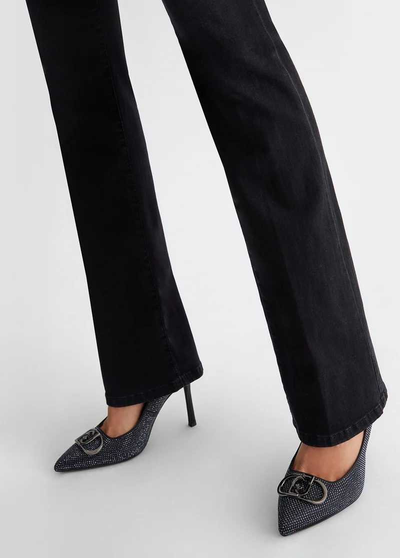 Bootcut jeans with buttons