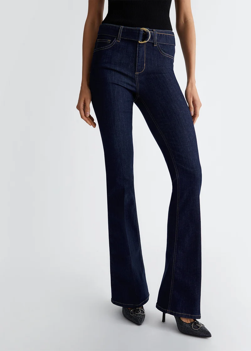 Flared jeans with belt