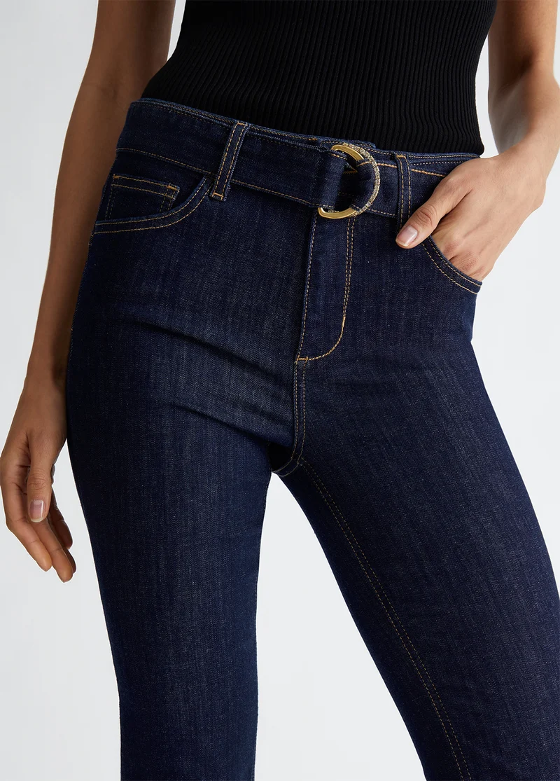 Flared jeans with belt