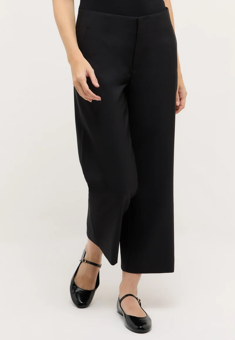 LINN CHIC, black