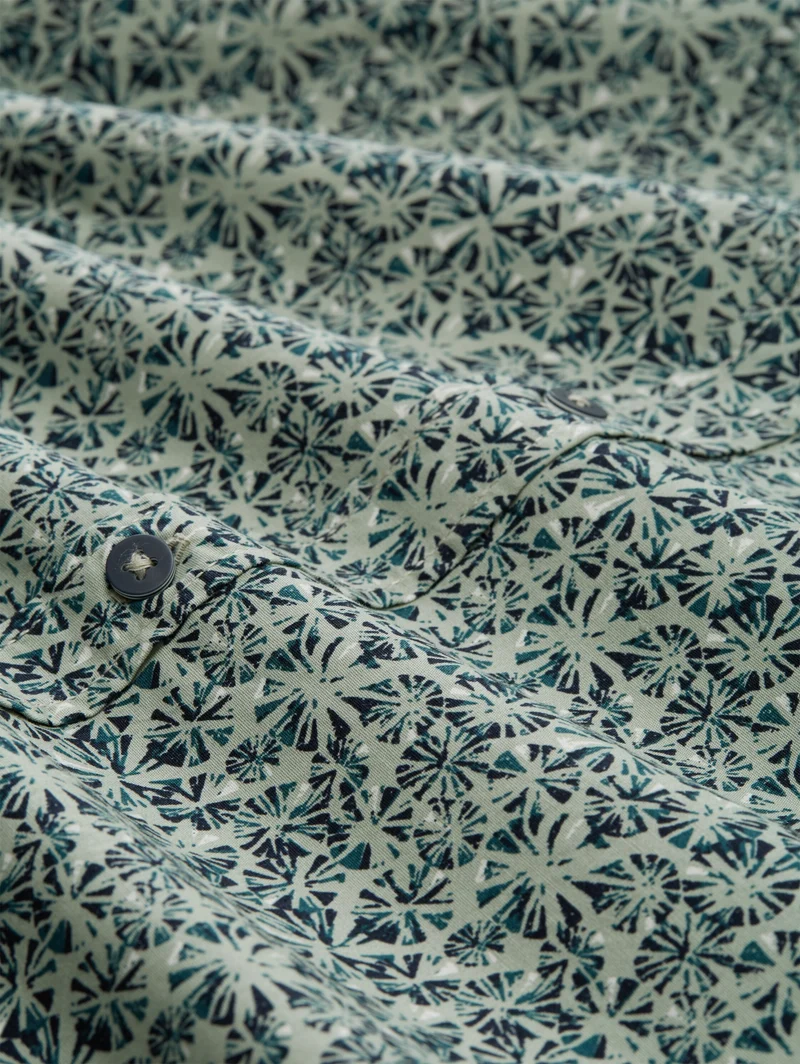 fitted printed shirt, mint round design