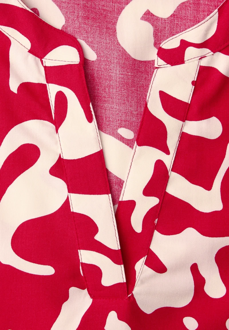 LTD QR Splitneck blouse w turn, salsa red