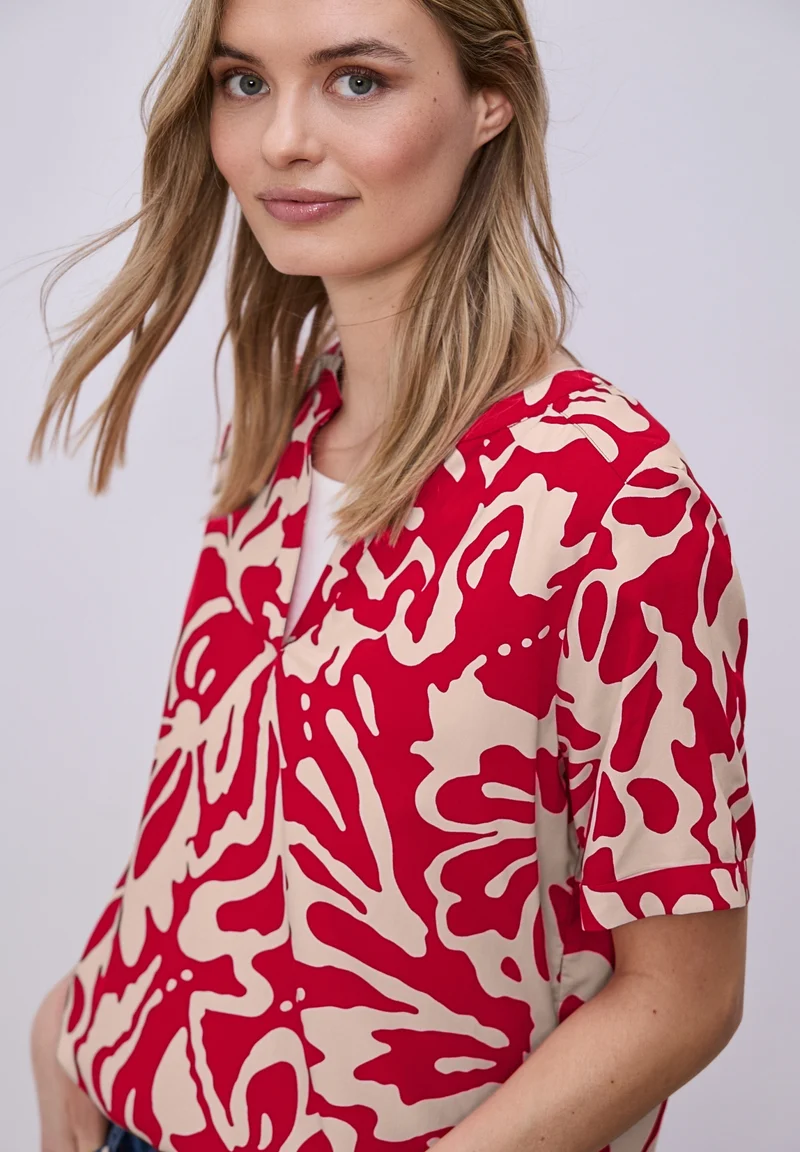 LTD QR Splitneck blouse w turn, salsa red