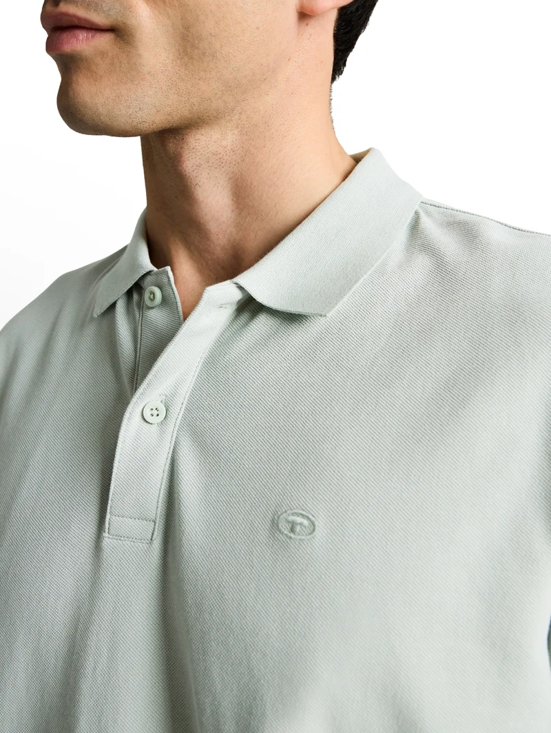 basic polo with contrast, soft greyish green