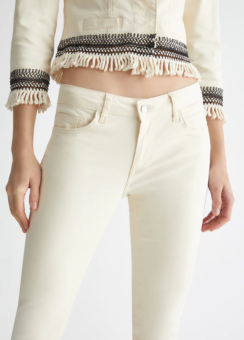 Bottom-Up Jeans with Appliques