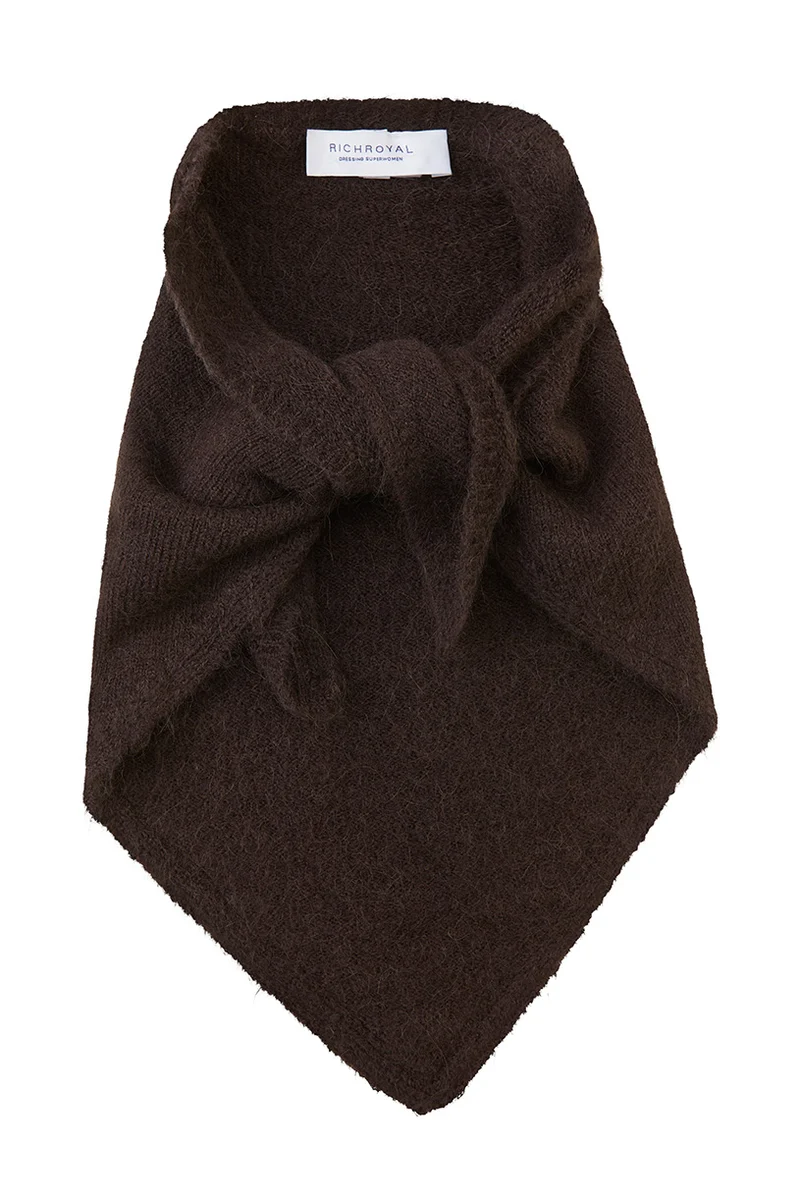 Knitted triangle scarf, chocolate torte