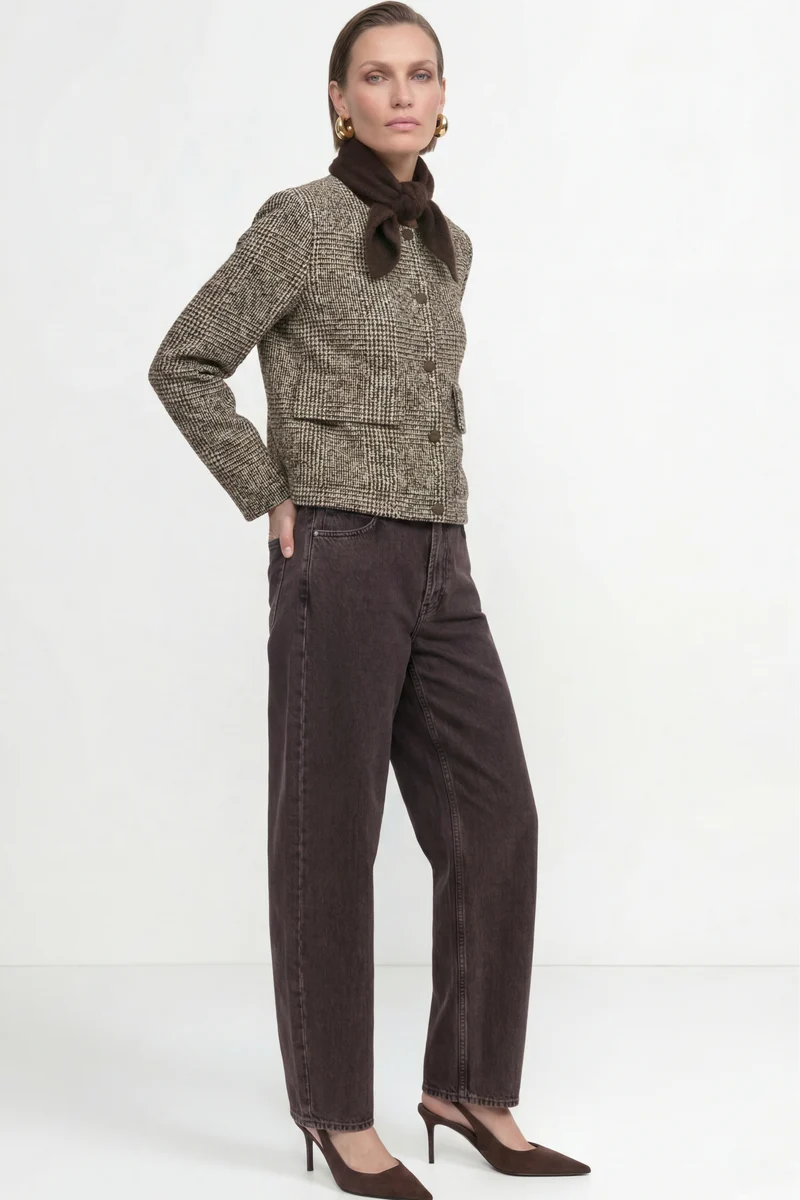Knitted triangle scarf, chocolate torte