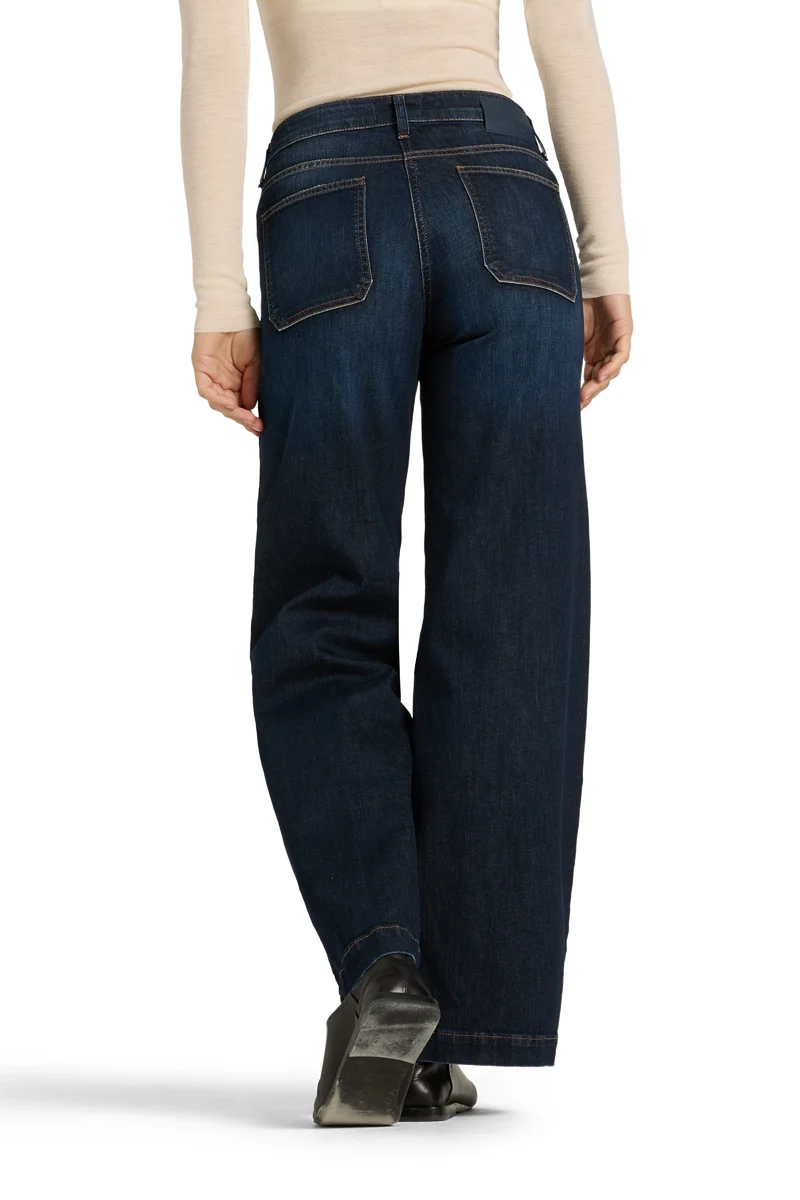 Ada patched pocket,