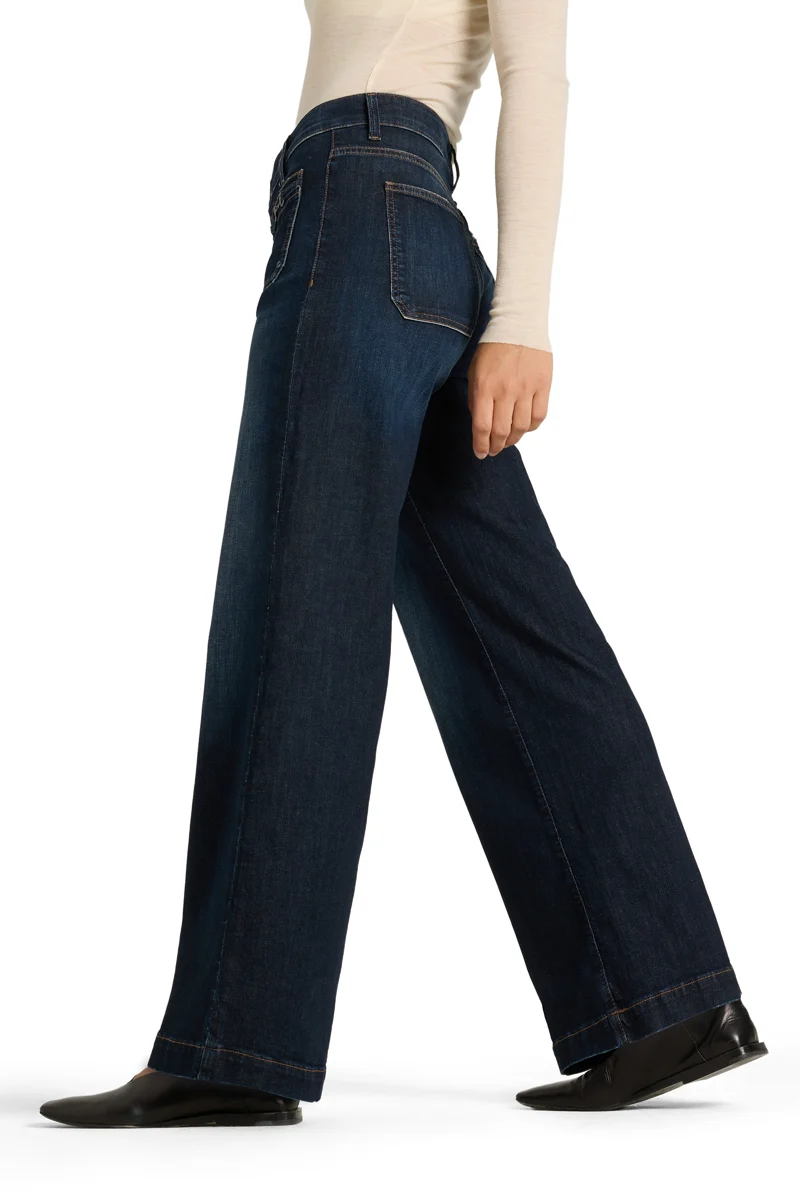 Ada patched pocket,