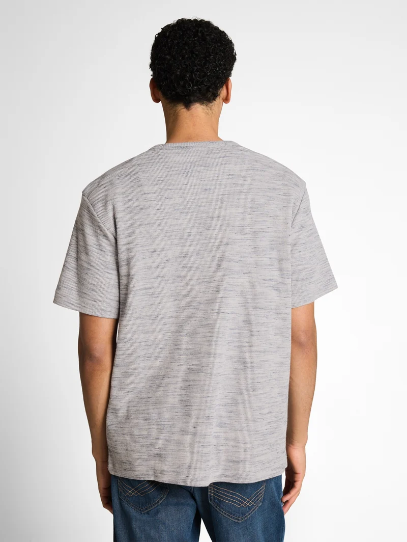 injected structured henley, white grey waffle inject