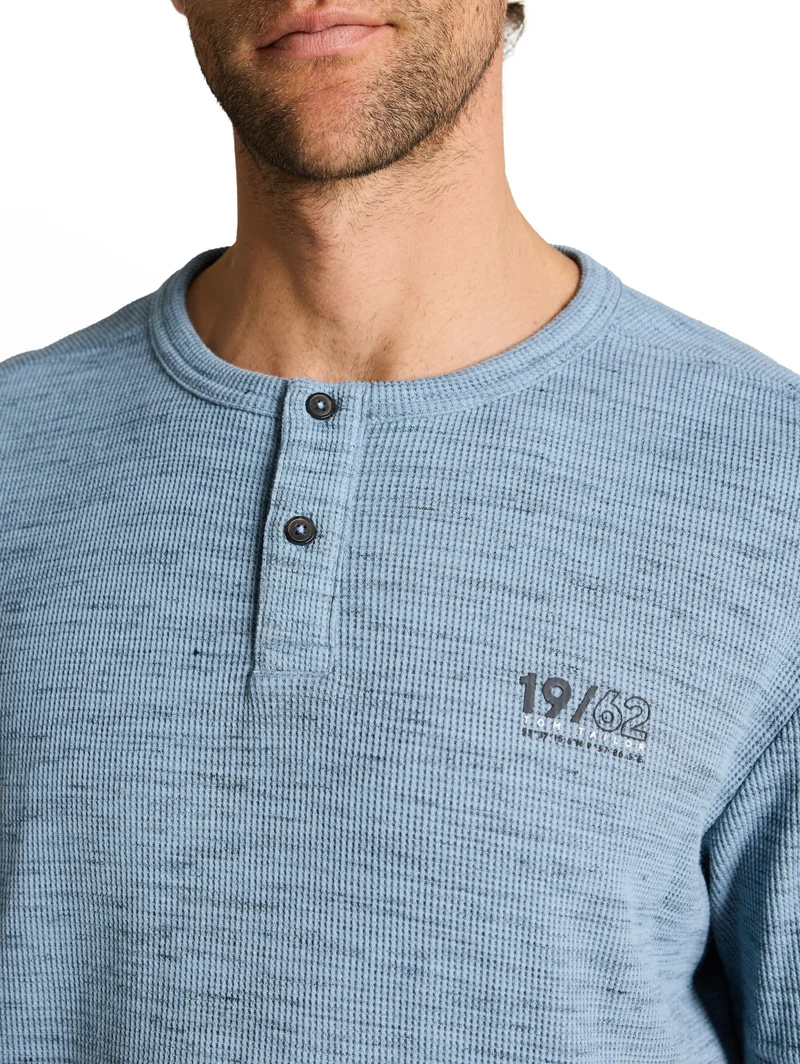 injected structured henley, blue grey waffle inject
