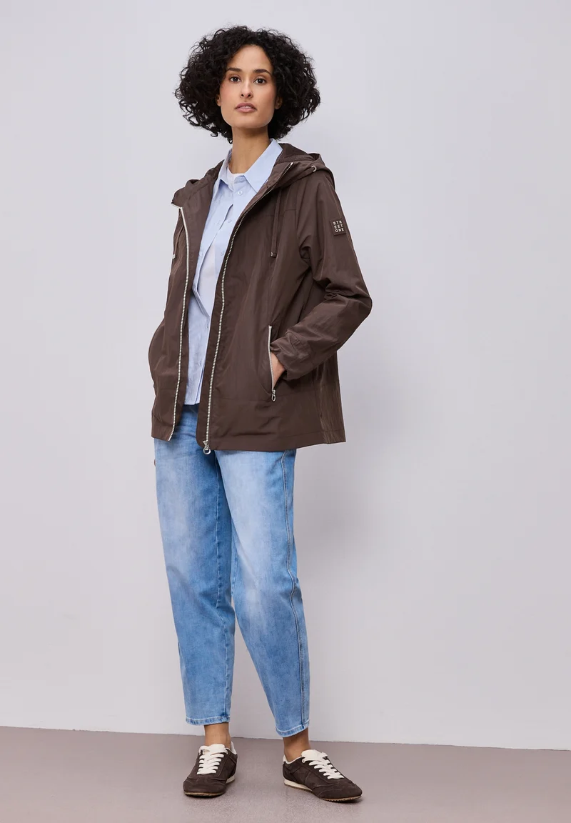 Modern Windbreaker, mahogany brown