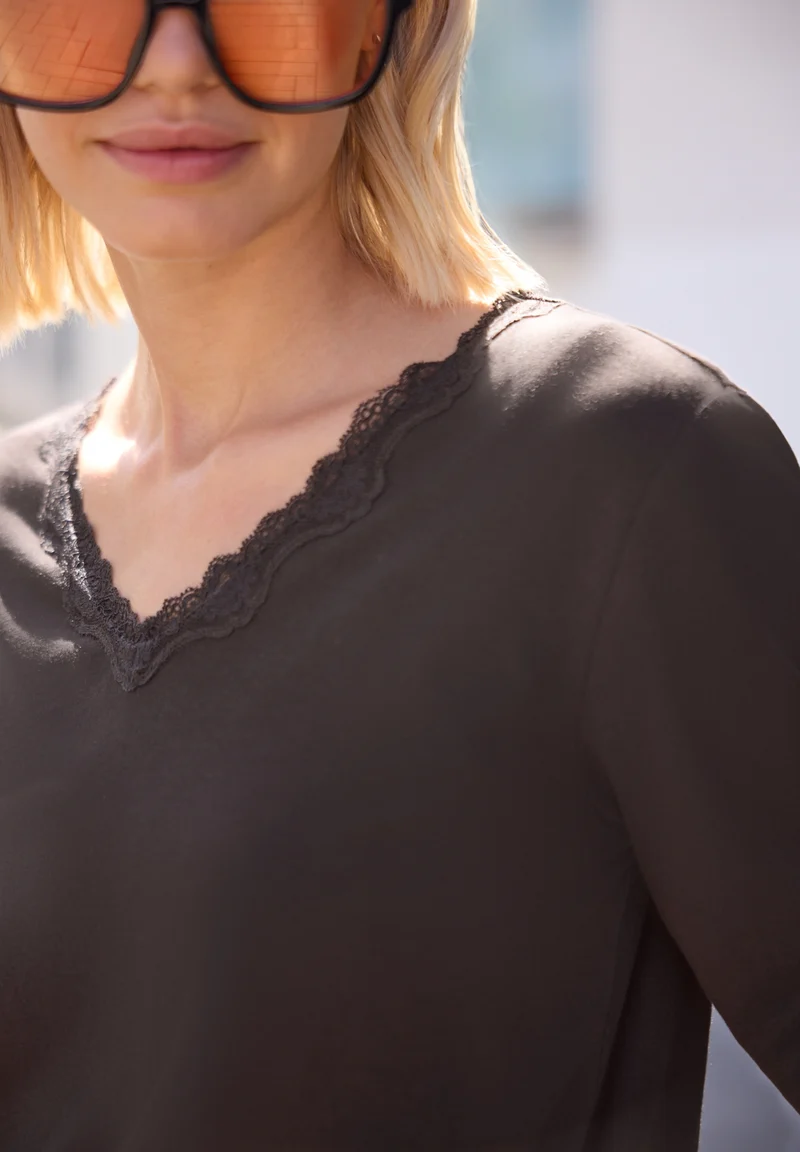 LTD QR_Studio_Shirt w.lace v-n, charred brown