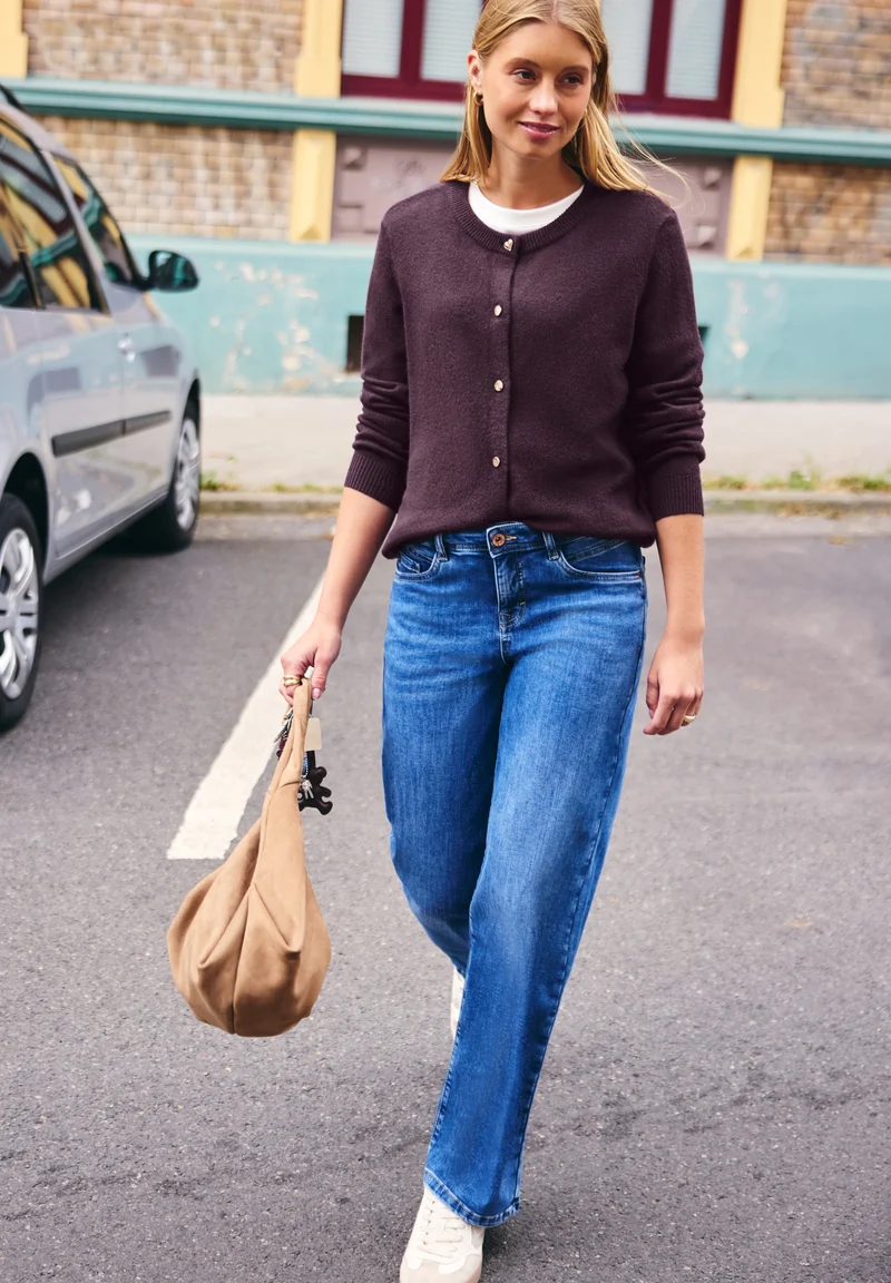 LTD QR Studio_Round neck cardi, very berry mel.