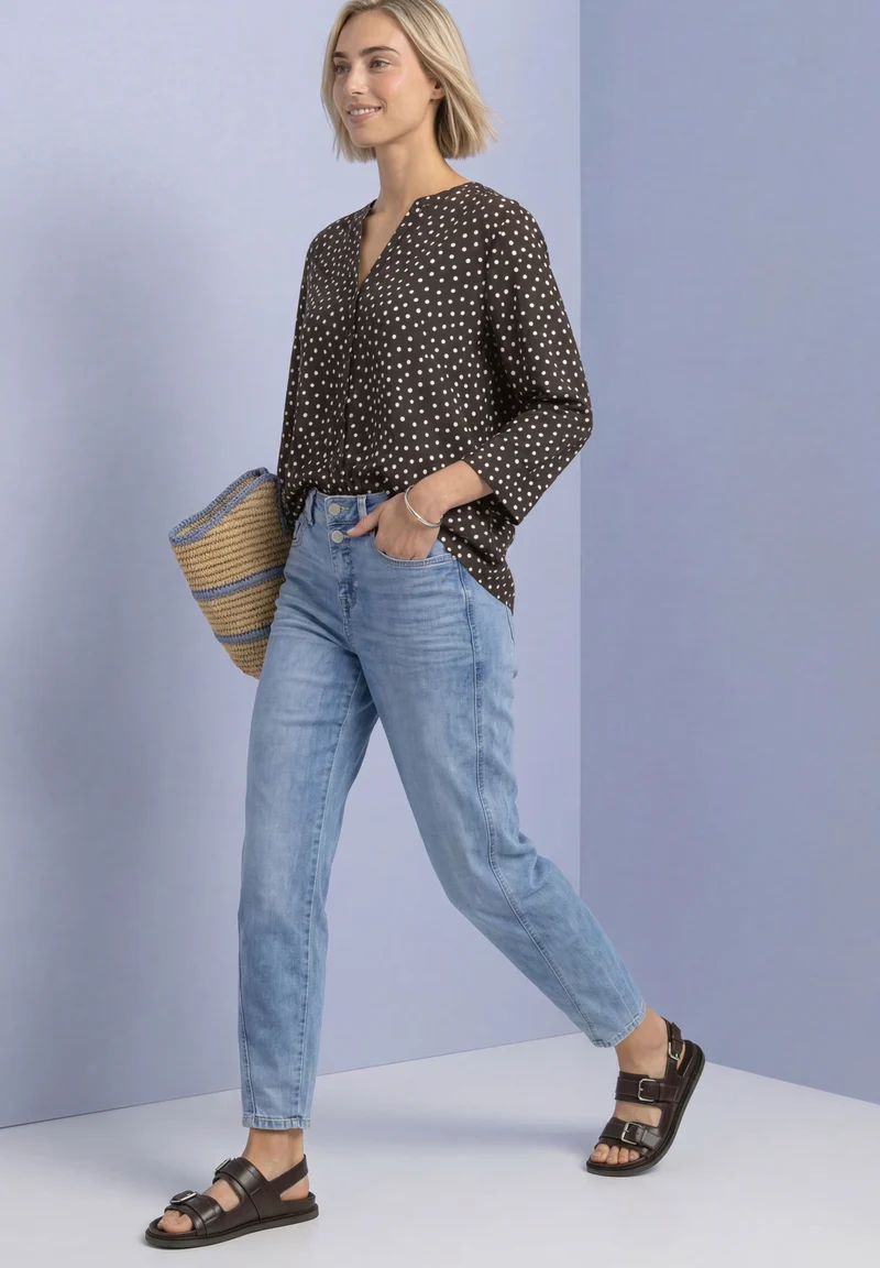 LTD QR Splitneck blouse w butt, black coffee