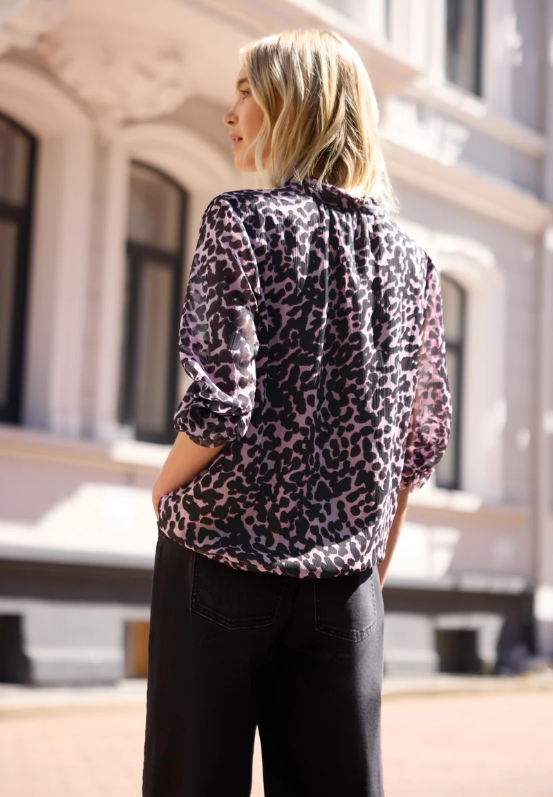 LTD QR Studio_Chiffon v-neck b, pearly rose