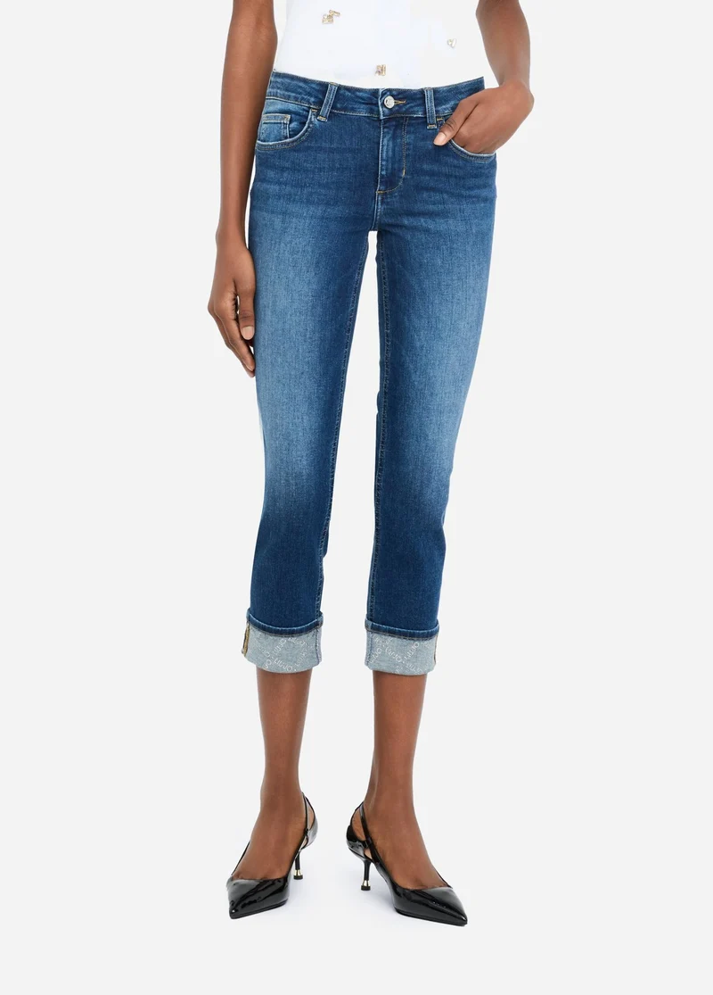 Skinny jeans with turn-ups