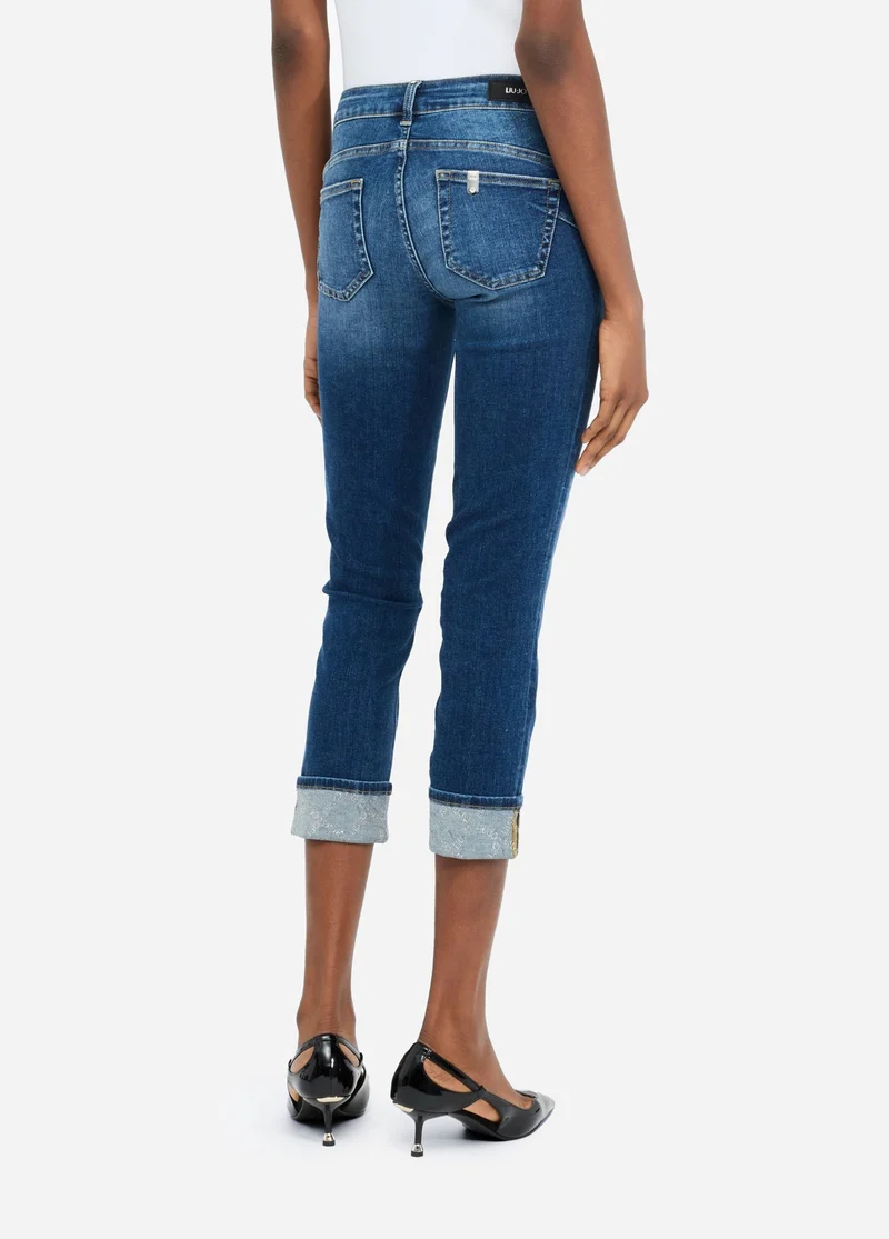 Skinny jeans with turn-ups