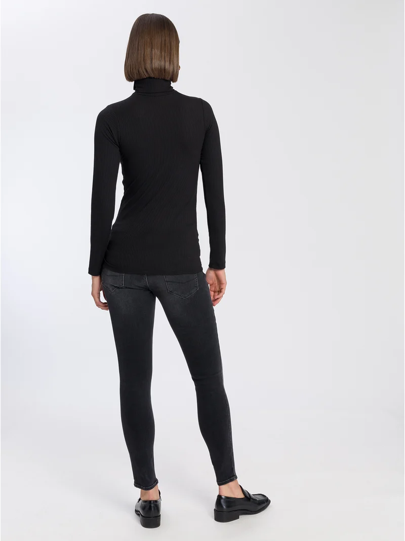 SLIM FIT LONGSLEEVE