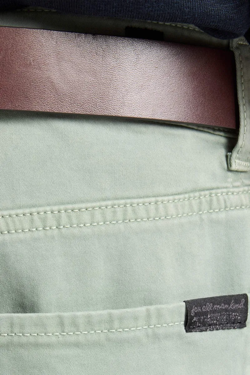 THE STRAIGHT in Luxe Performance Sateen Leaf