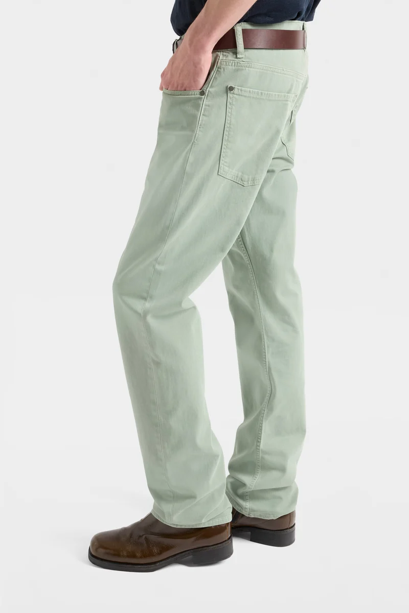 THE STRAIGHT in Luxe Performance Sateen Leaf