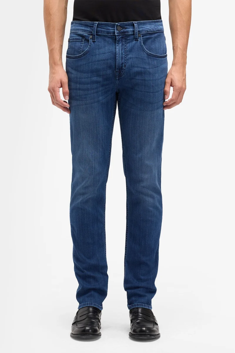 SLIMMY TAPERED in Luxe Performance Mid Blue