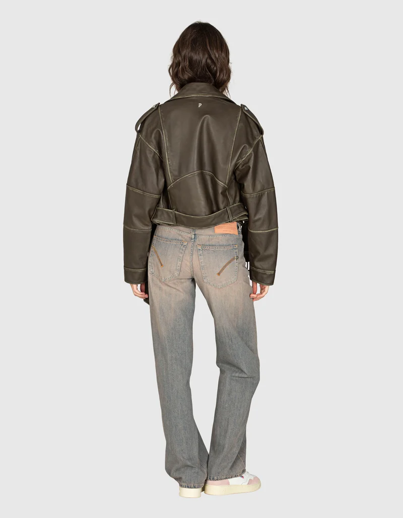 Washed-Out Jeans mit Farbverlauf