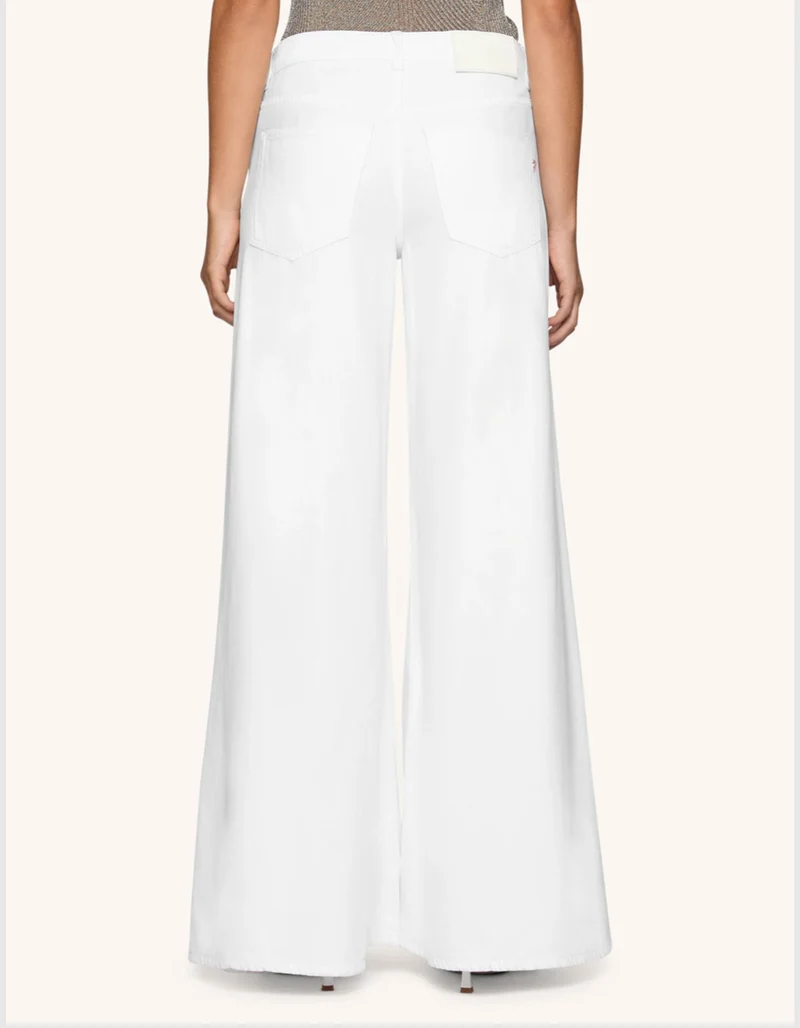 Wide-Leg Jeans
