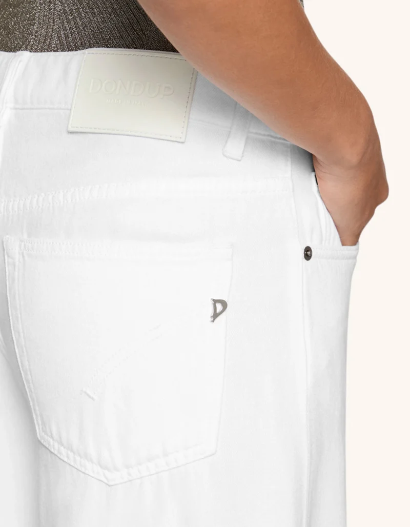 Wide-Leg Jeans