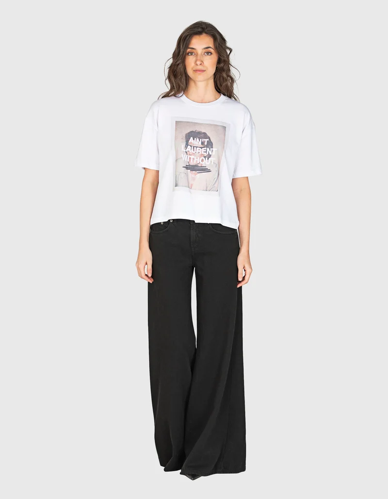 Wide-Leg Jeans
