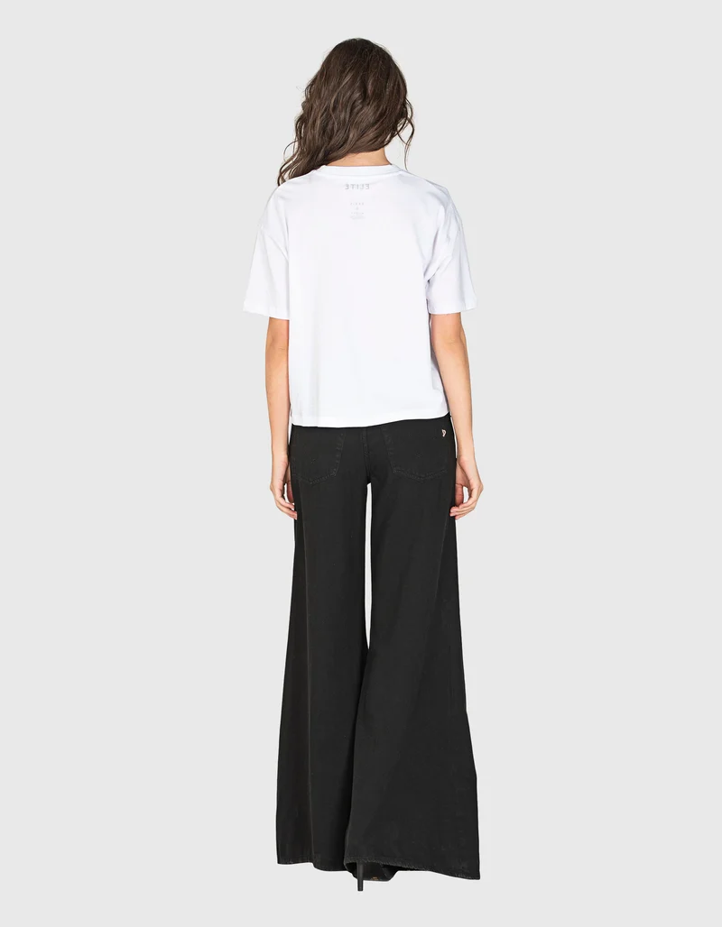 Wide-Leg Jeans