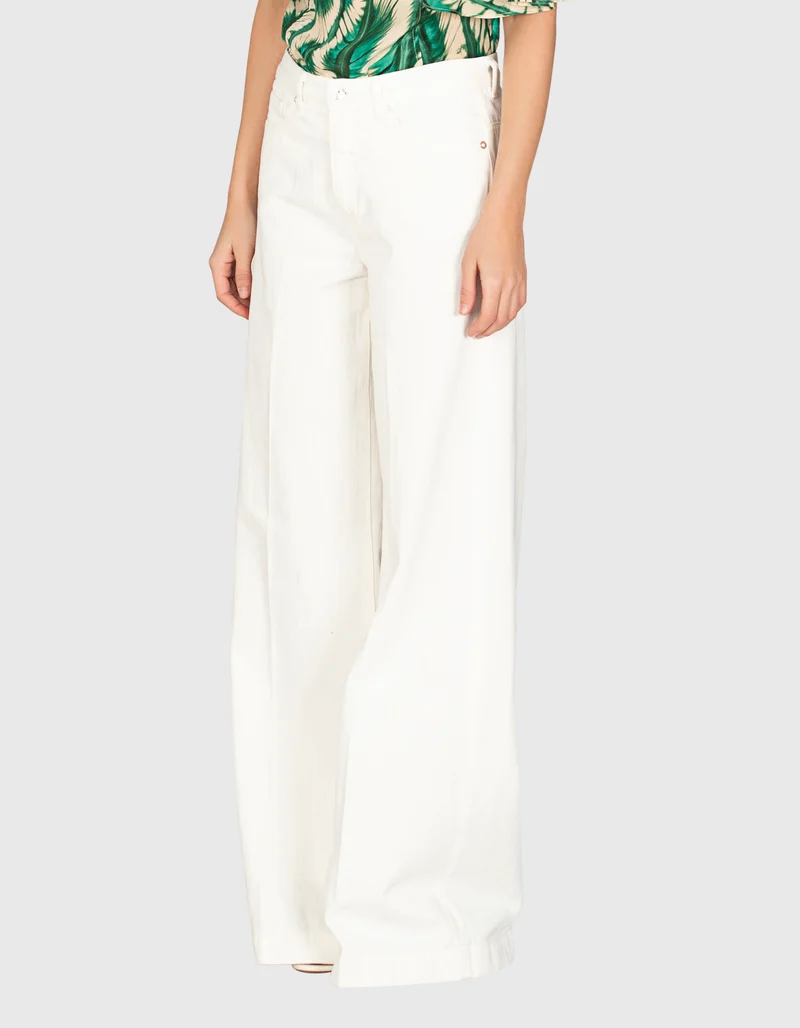 Wide-Leg Jeans