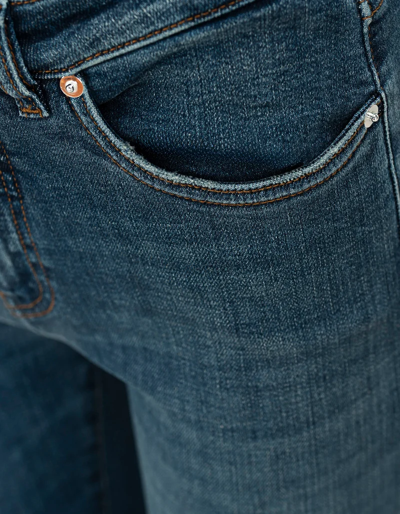 Kick-Flare Jeans