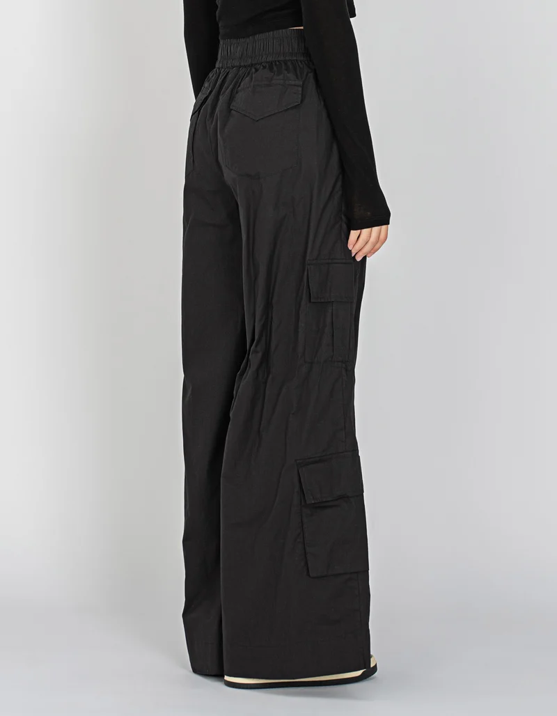 Wide-Leg Hose mit aufgesetzten Taschen