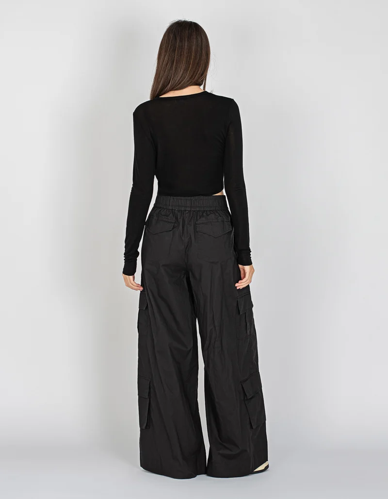 Wide-Leg Hose mit aufgesetzten Taschen