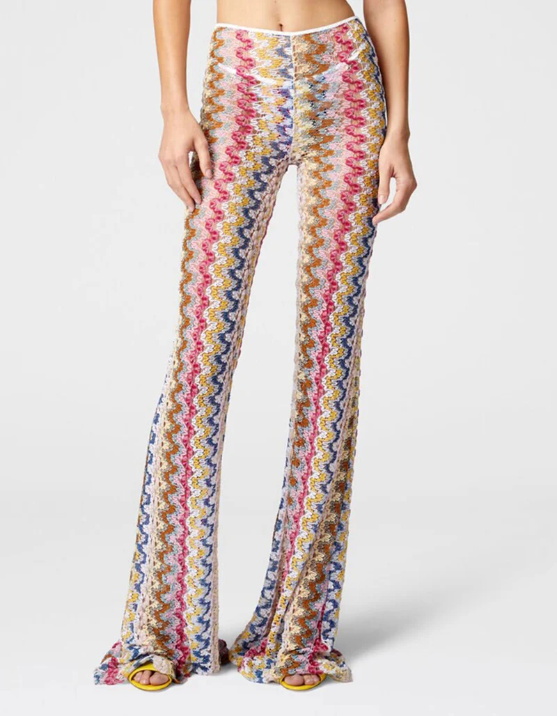 Ausgestellte Low-Waist Hose aus Lamé-Viskose-Spitze