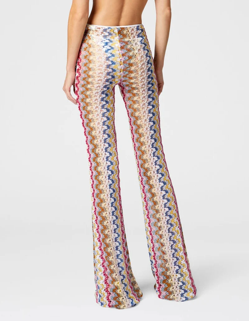 Ausgestellte Low-Waist Hose aus Lamé-Viskose-Spitze