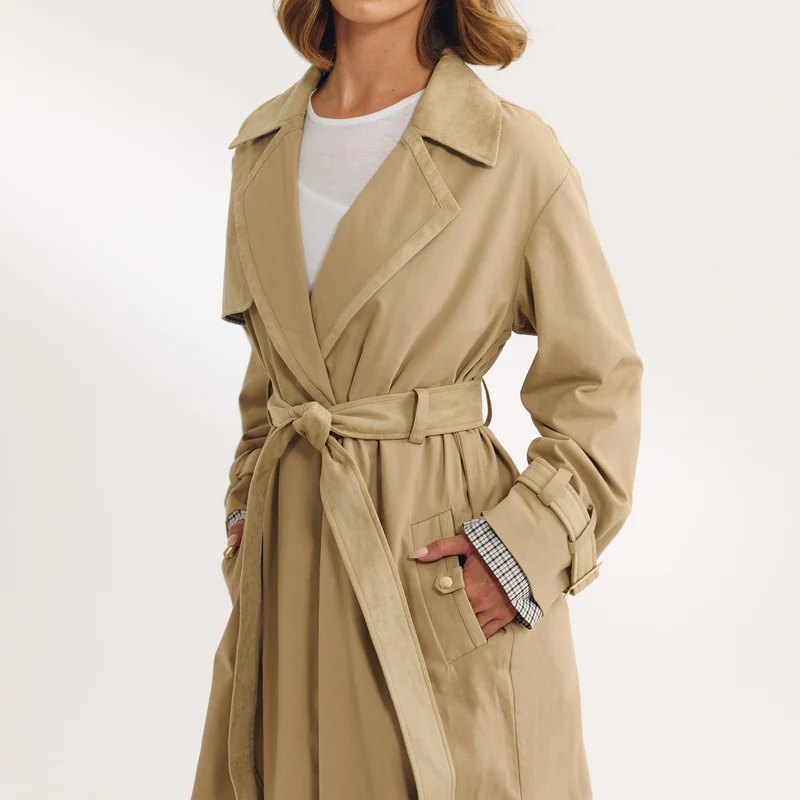 Trenchcoat mit Wildlederbesatz - Sand