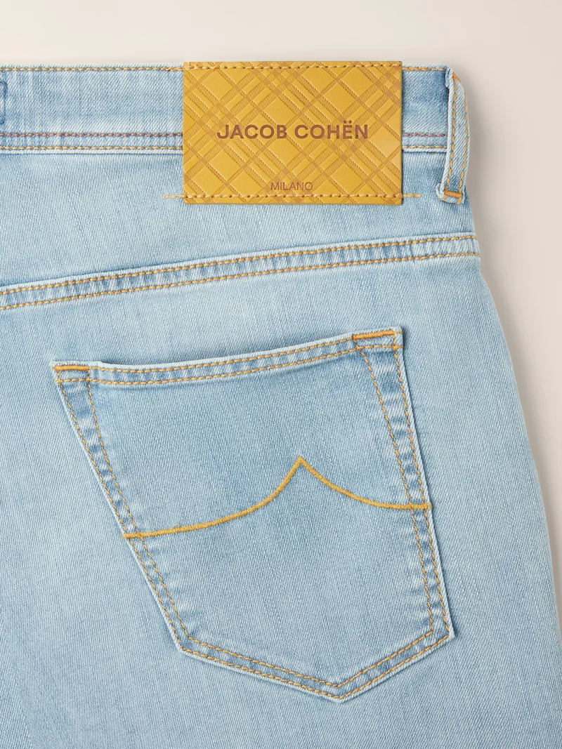 Lou – Bermudas in super stretch denim