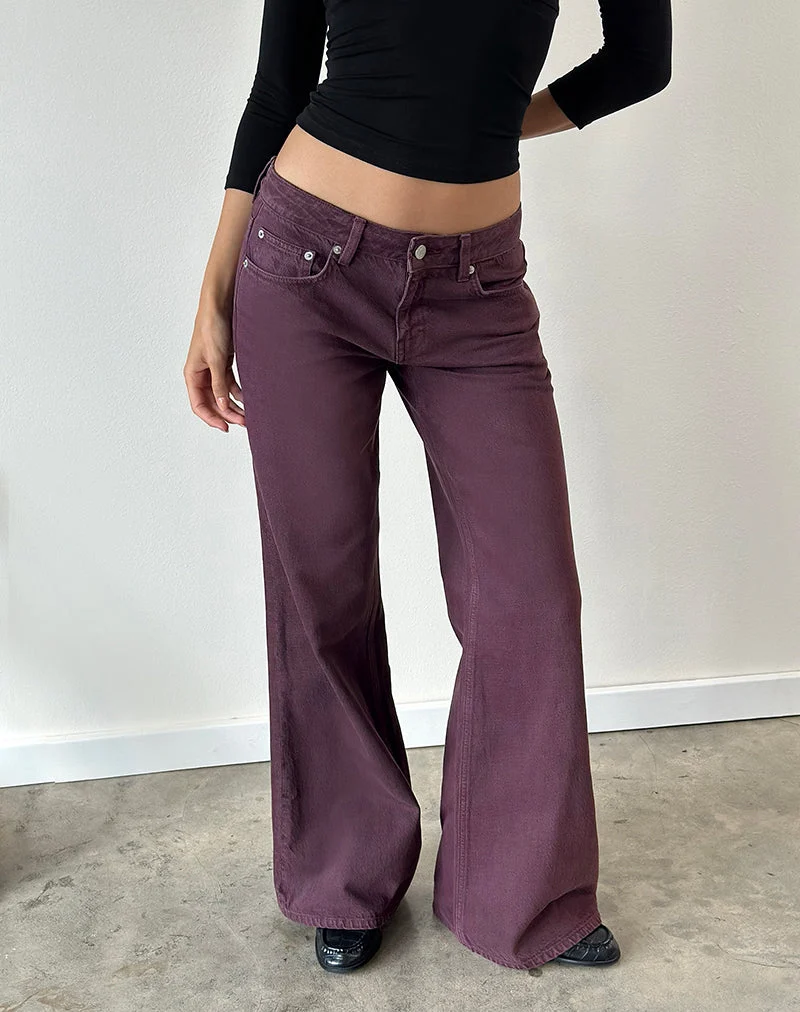 Lose sitzende Flare-Jeans mit niedriger Leibhöhe in der Farbe „Pinot Noir“