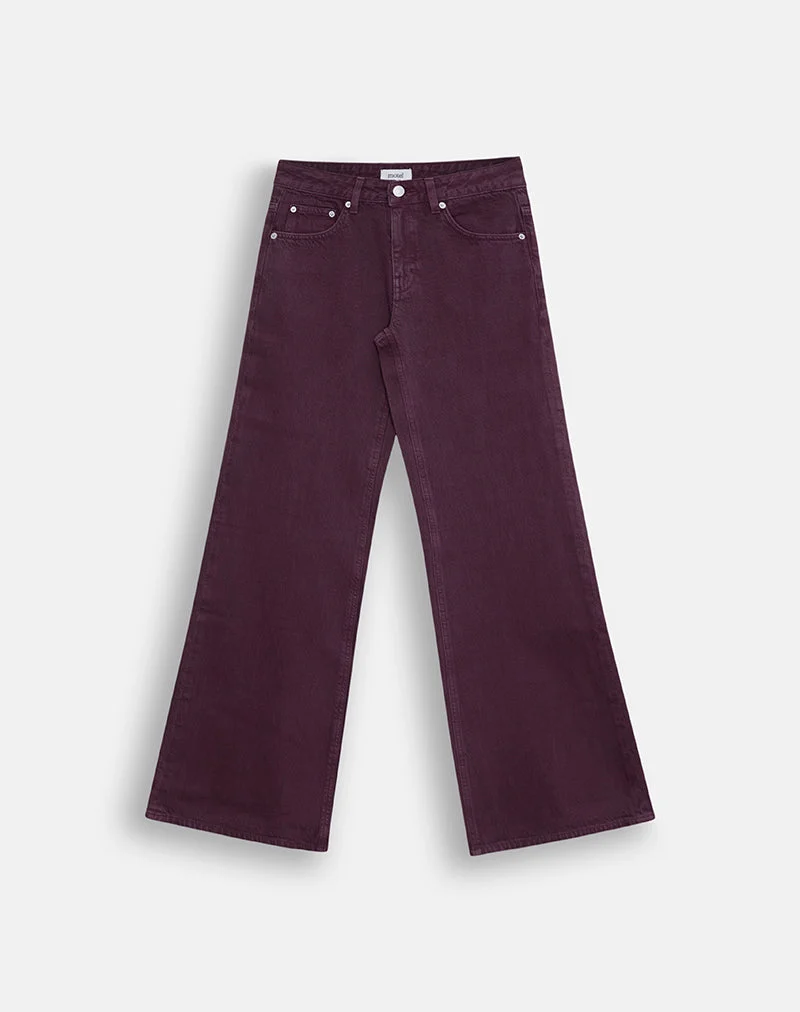 Lose sitzende Flare-Jeans mit niedriger Leibhöhe in der Farbe „Pinot Noir“