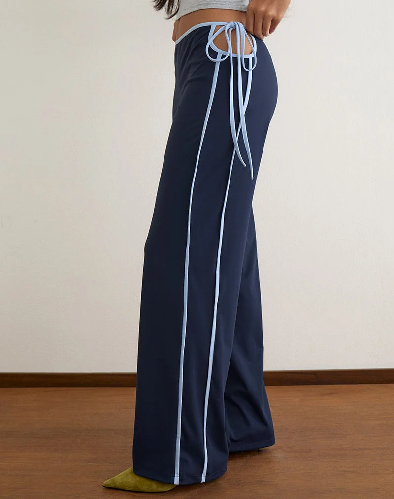 Evander-Hose in Marineblau mit hellblauem Streifen