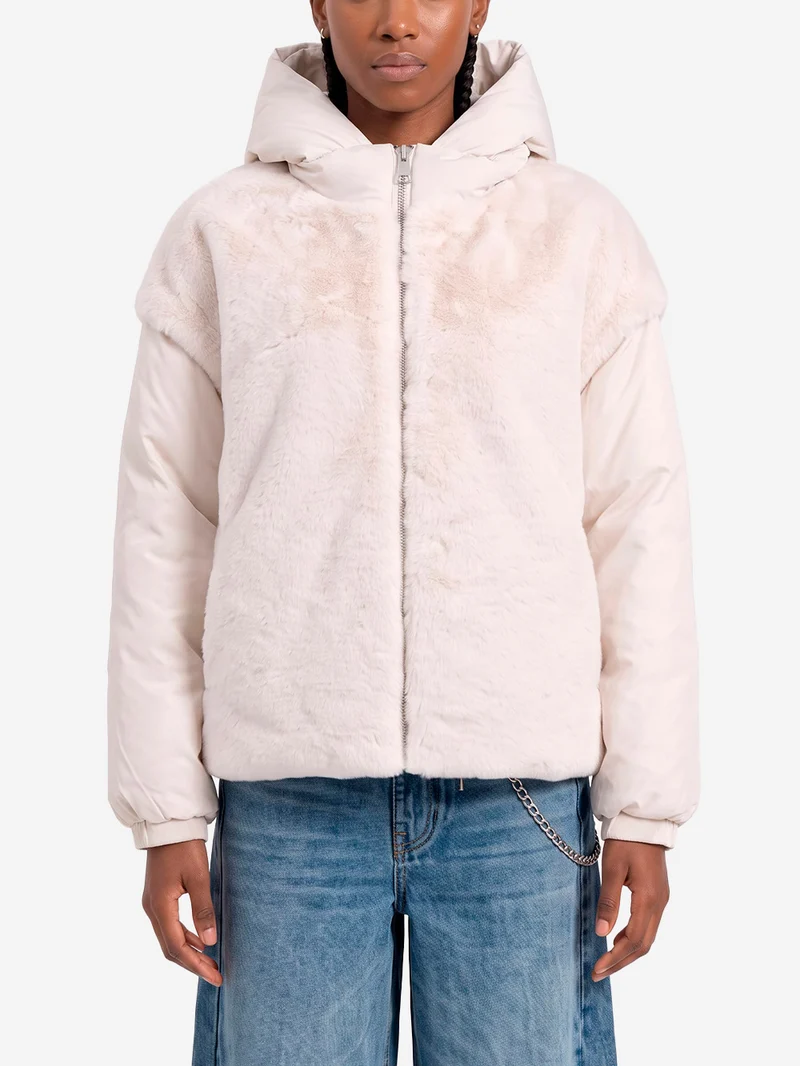 Giacca imbottita oversize bianca in pelliccia sintetica con maniche staccabili