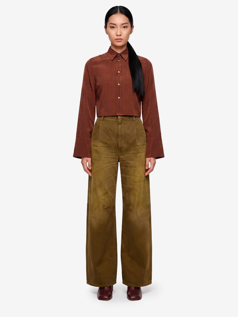Camicia cropped marrone con logo jacquard