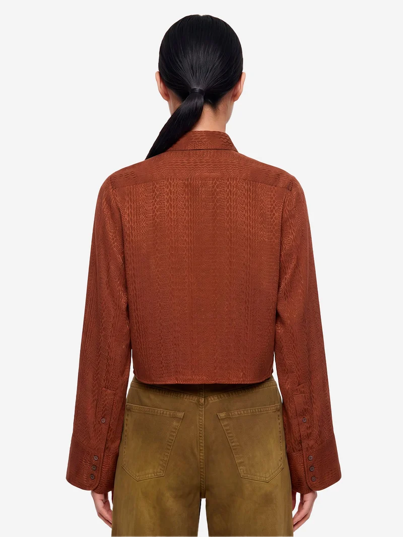 Camicia cropped marrone con logo jacquard