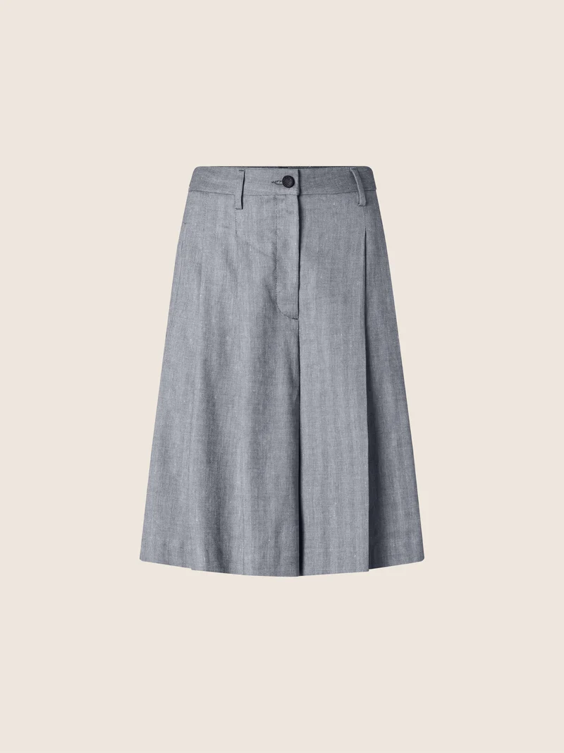 Christina – Linen-Viscose Herringbone Canvas Bermudas