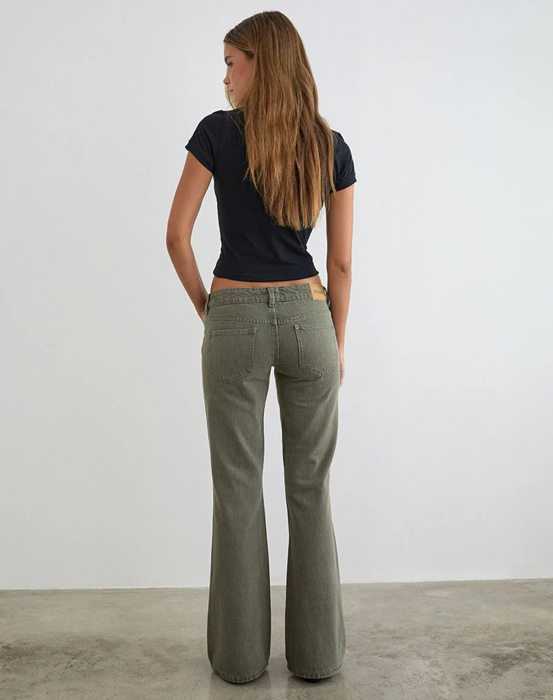 Flare-Jeans mit extra niedriger Leibhöhe in Olivgrün