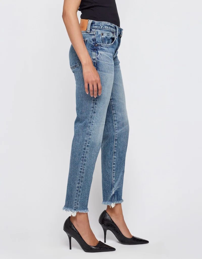 Low-Rise Tapered Jeans Riverside
