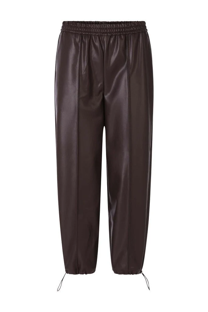 Rich & Royal Vegane Lederhose im Barrel-Fit in Schokobraun